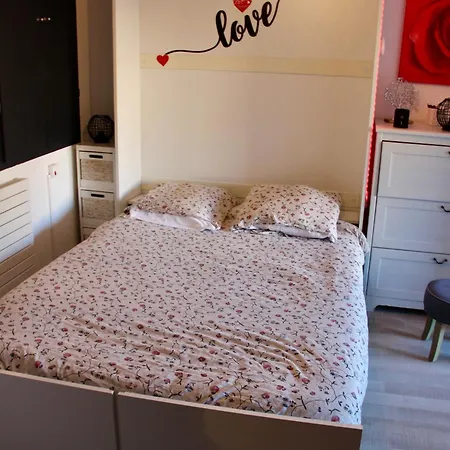 Dans La Pinede Агд