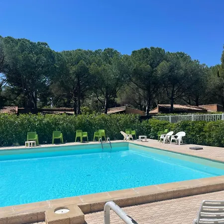 펜션 Dans La Pinede 아그