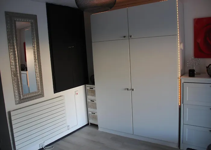 Dans La Pinede * Agde